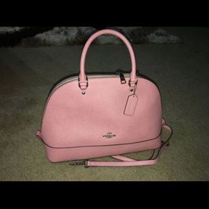 Coach bag 100% authentic. Good condition.